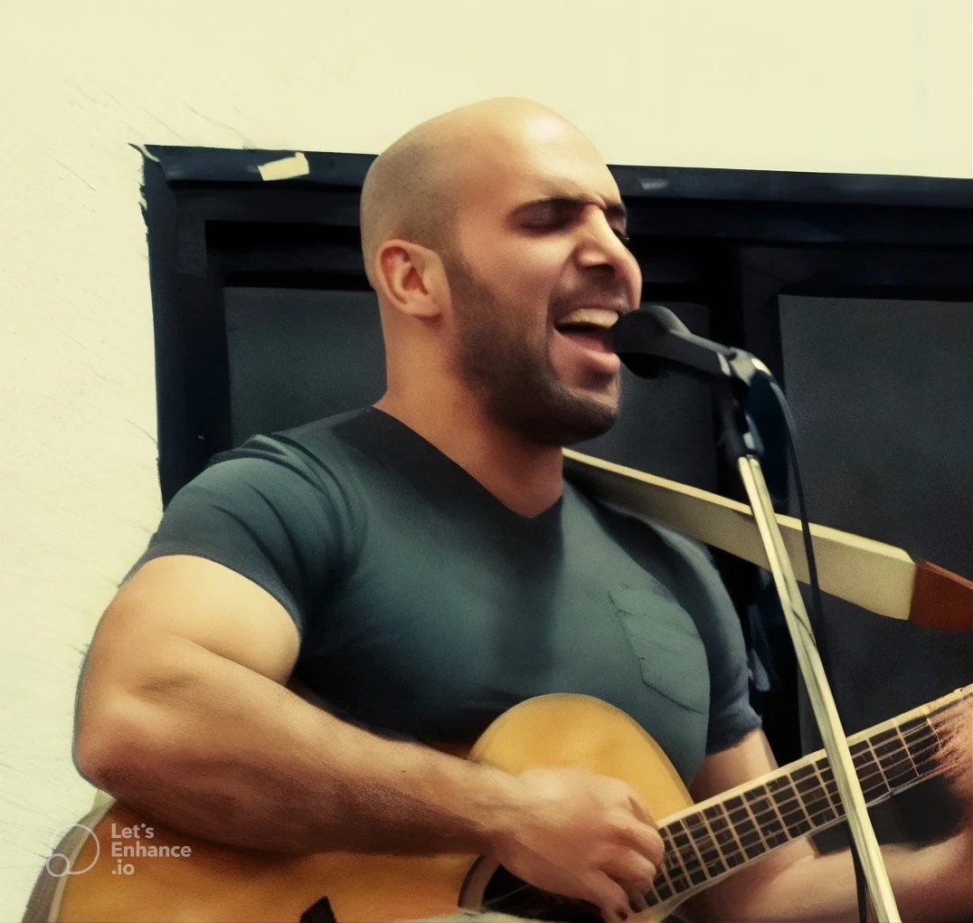 אלון כהן - קלידן, גיטריסט וזמר